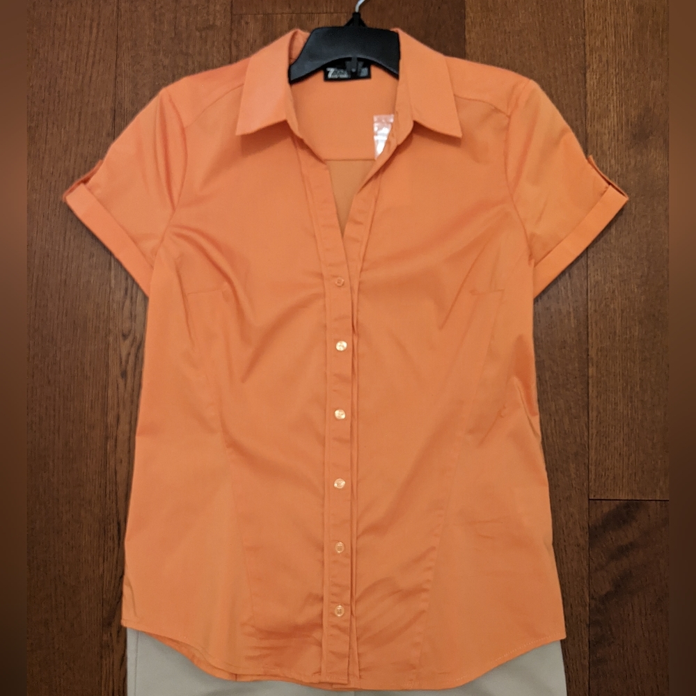 New York and Company button down orange shirt size small, new with tags